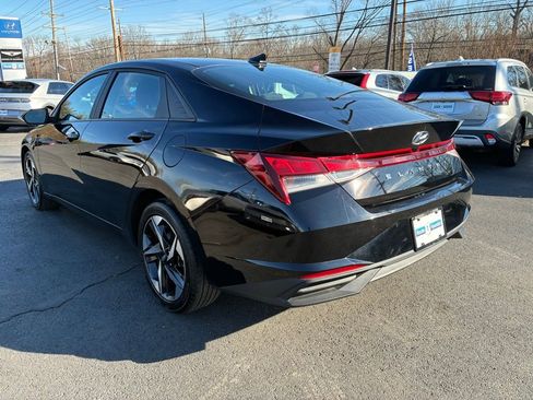 Used 2023 Hyundai Elantra SEL w/ Convenience Package image 5