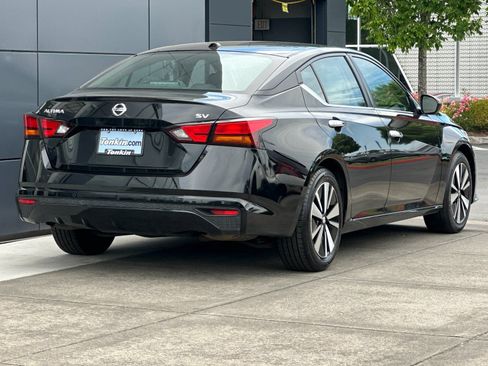 Used 2021 Nissan Altima 2.5 SV FWD image 3