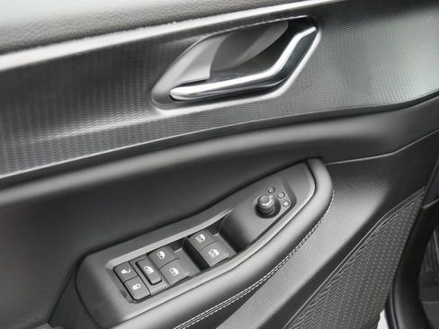 New 2025 Jeep Grand Cherokee Altitude image 15