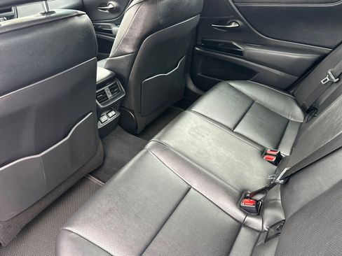 Certified 2025 Lexus ES 350 w/ Premium Package FWD image 9