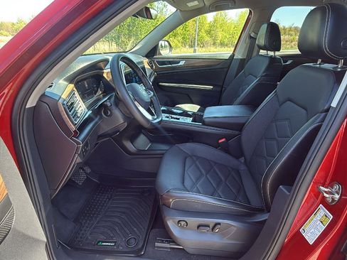 Used 2024 Volkswagen Atlas SE AWD/4WD image 25