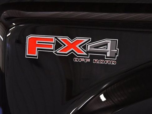 Used 2025 Ford F450 Platinum w/ FX4 Off-Road Package AWD/4WD image 12