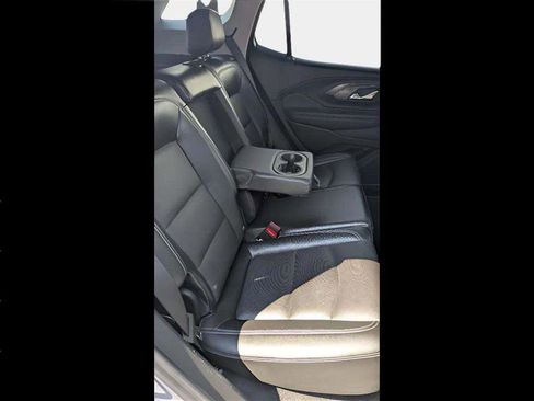 Used 2024 GMC Terrain SLT image 19