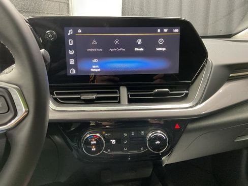 Used 2026 Chevrolet Trax ACTIV w/ Sunroof Package FWD image 25