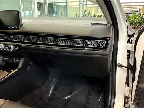 Used 2023 Honda Civic Touring image 18
