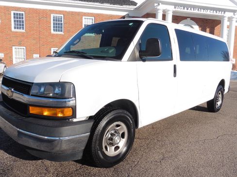 Used 2020 Chevrolet Express 3500 LT w/ LT Preferred Equipment Group image 14