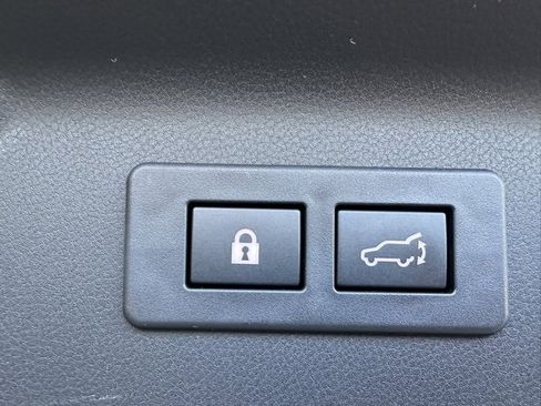 Used 2025 Subaru Forester Sport image 25