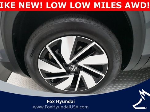 Used 2025 Volkswagen Atlas SE image 27