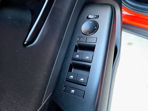 Certified 2025 Hyundai Kona SEL image 29