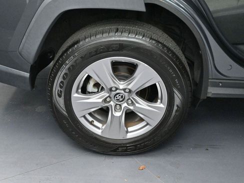 Used 2022 Toyota RAV4 XLE AWD/4WD image 33