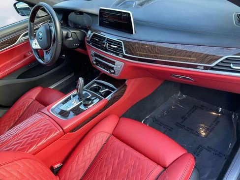 Used 2022 BMW 750i xDrive w/ Executive Package image 27