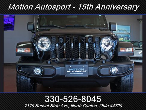 Used 2022 Jeep Gladiator Sport image 3