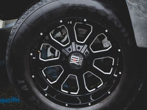 Used 2017 RAM 1500 Laramie w/ Convenience Group image 20