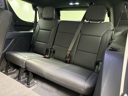 Used 2023 Chevrolet Tahoe Z71 w/ Luxury Package AWD/4WD image 18