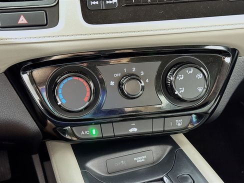 Used 2022 Honda HR-V LX image 16