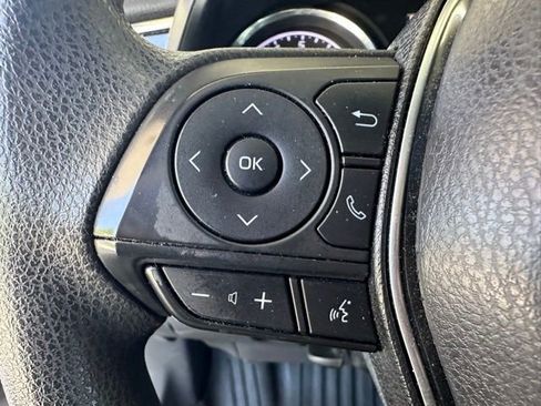 Used 2018 Toyota Camry LE image 19