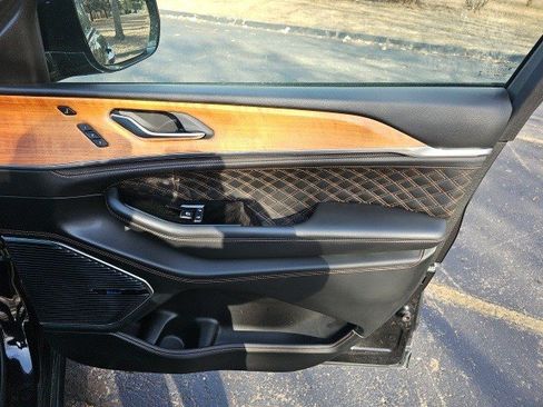 Used 2023 Jeep Grand Cherokee Summit image 15