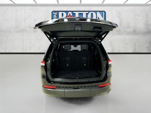 Used 2023 Jeep Grand Cherokee L Laredo image 25