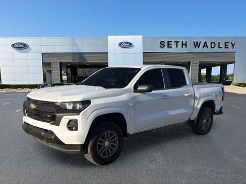 Used 2024 Chevrolet Colorado LT w/ LT Convenience Package image 3