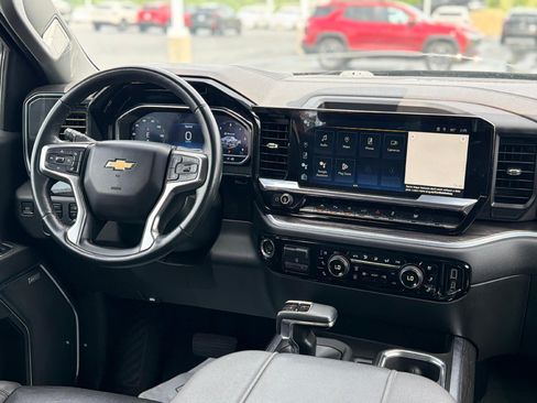 Used 2023 Chevrolet Silverado 1500 LTZ w/ LTZ Convenience Package II AWD/4WD image 13