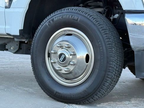 Used 2024 Ford F350 XLT w/ FX4 Off-Road Package image 10