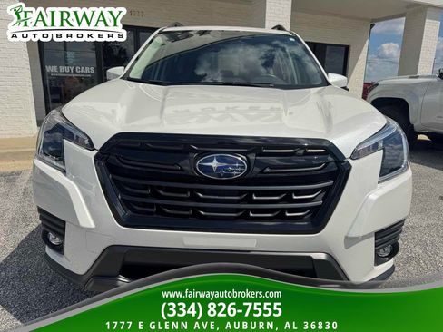 Used 2024 Subaru Forester Premium AWD/4WD image 3