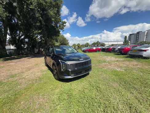 Used 2026 Kia Sportage LX FWD image 3