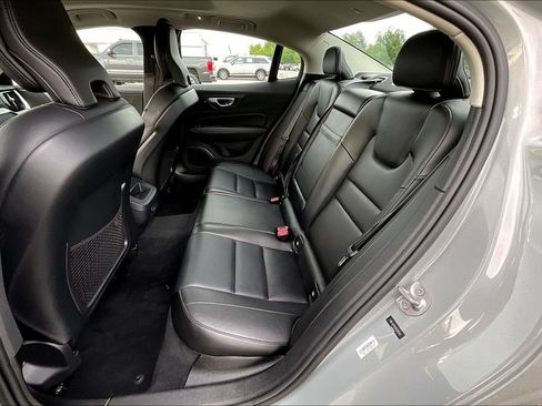 Used 2024 Volvo S60 B5 Core AWD/4WD image 7