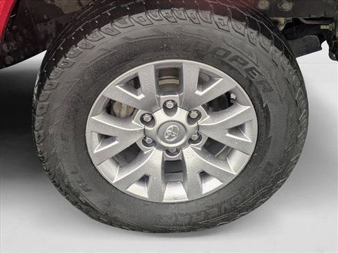 Used 2017 Toyota Tacoma SR5 image 21