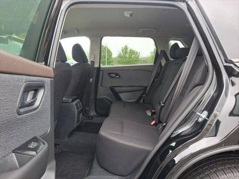 Used 2023 Nissan Rogue S AWD/4WD image 11