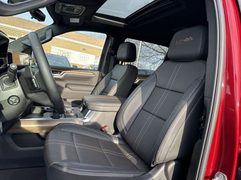 Used 2025 Chevrolet Silverado 1500 High Country w/ High Country Premium Package image 11