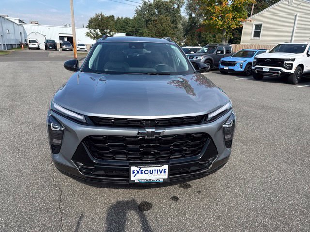 Used 2024 Chevrolet Trax ACTIV w/ Sunroof Package FWD image 3