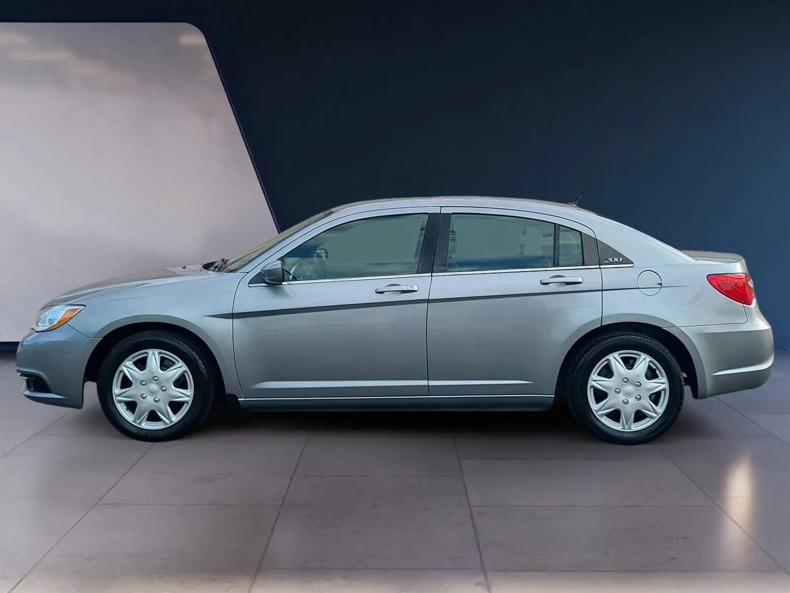 Used 2014 Chrysler 200 LX FWD image 2