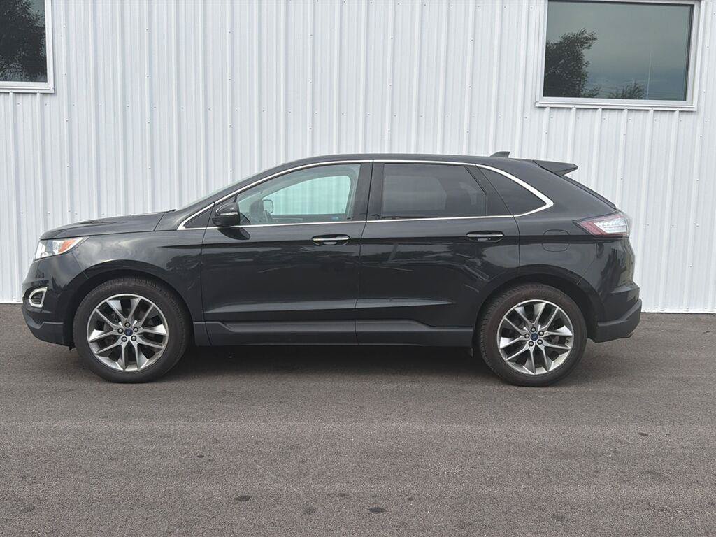 Used 2015 Ford Edge Titanium FWD image 3