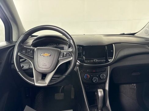 Used 2019 Chevrolet Trax LT w/ LT Convenience Package AWD/4WD image 25