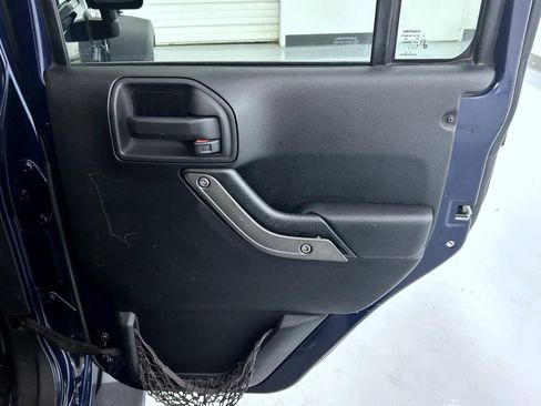 Used 2013 Jeep Wrangler Unlimited Sport image 17