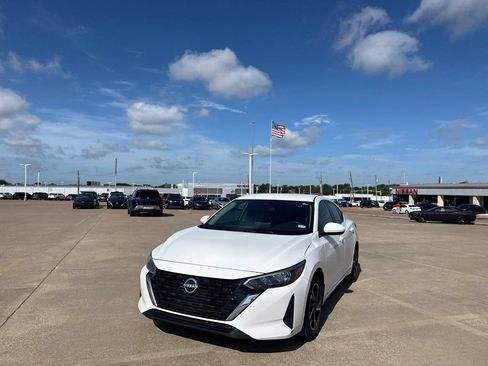 Certified 2024 Nissan Sentra SV FWD image 6