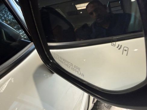 Used 2022 Toyota RAV4 XSE AWD/4WD image 11