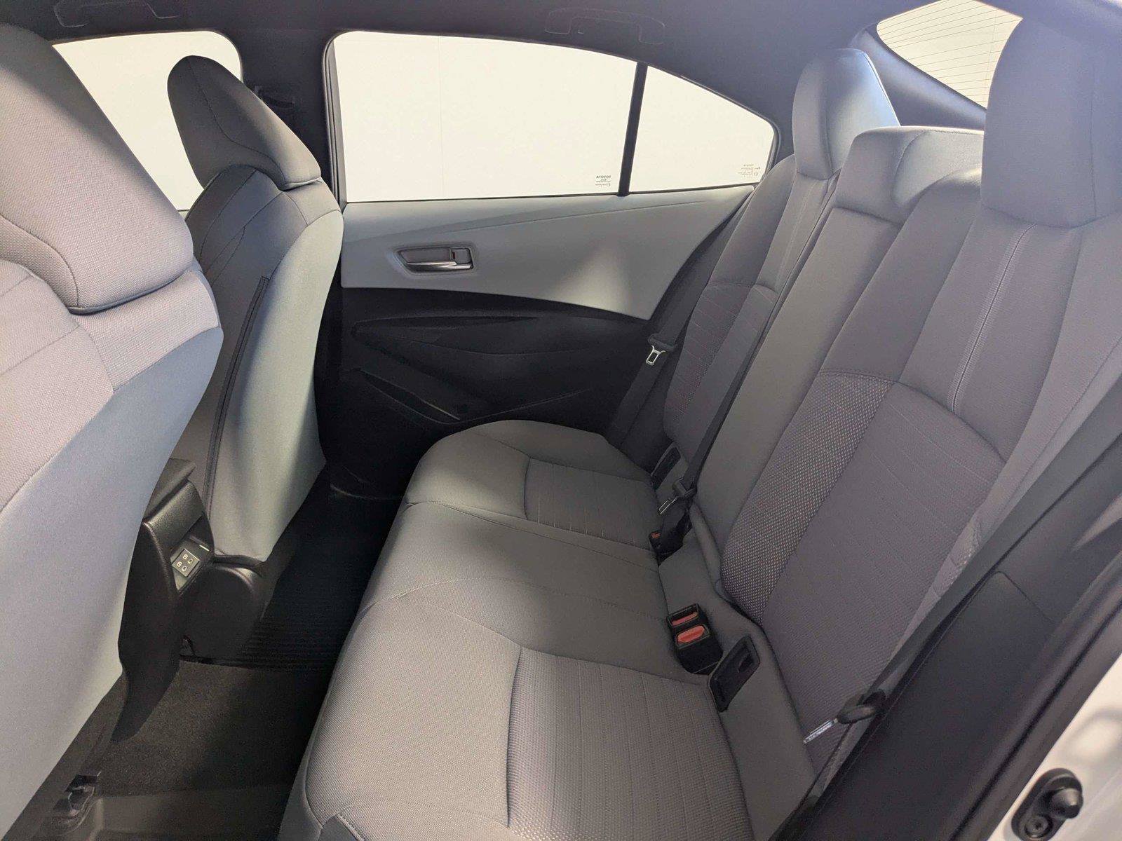 Certified 2026 Toyota Corolla SE w/ SE Package FWD image 34