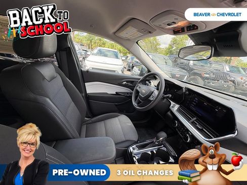 Used 2025 Chevrolet Trax LT FWD image 28