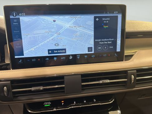 Used 2024 Lincoln Corsair FWD image 17