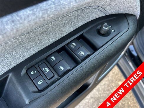 Certified 2022 Jeep Compass Latitude image 16