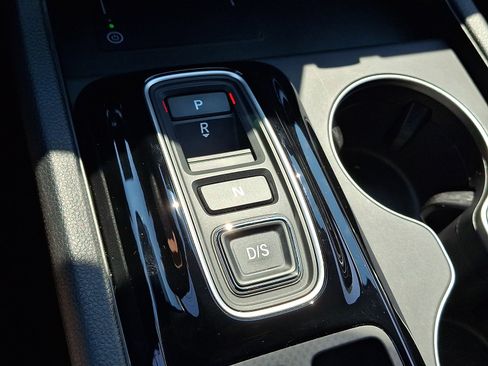 Used 2025 Honda Pilot EX-L image 12