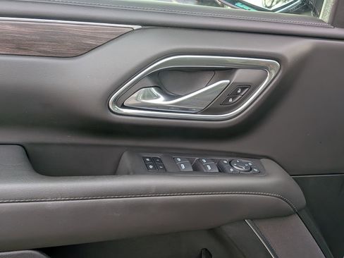 Certified 2024 Chevrolet Suburban Z71 w/ Luxury Package image 15