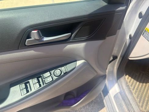 Used 2017 Hyundai Tucson SE AWD/4WD image 11