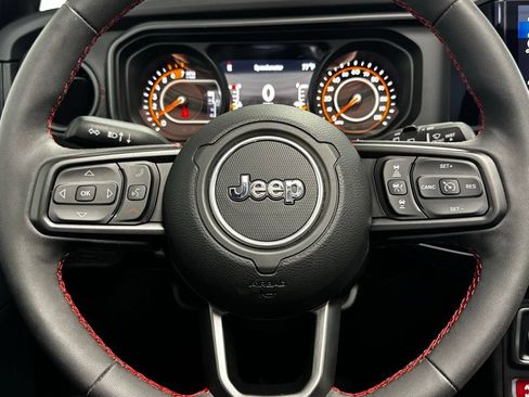 Used 2024 Jeep Wrangler Unlimited Rubicon AWD/4WD image 15