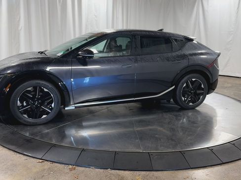 New 2025 Kia EV6 Wind image 5