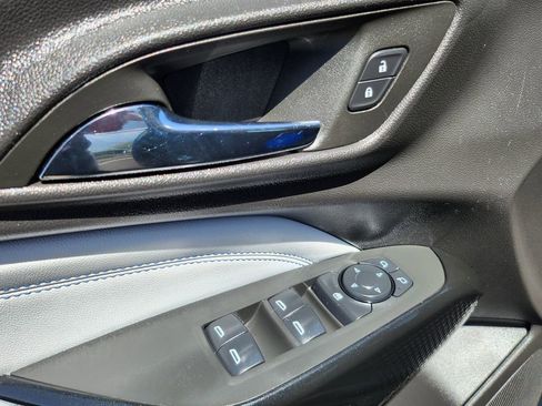 Used 2025 Chevrolet Trax LT w/ Driver Confidence Package FWD image 30