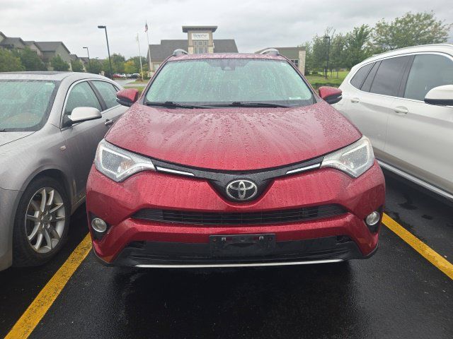Used 2018 Toyota RAV4 XLE AWD/4WD image 2