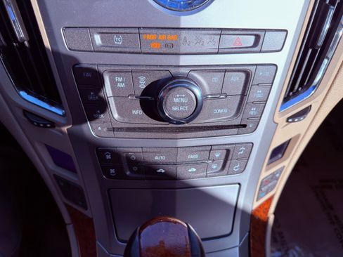 Used 2010 Cadillac CTS Luxury image 32